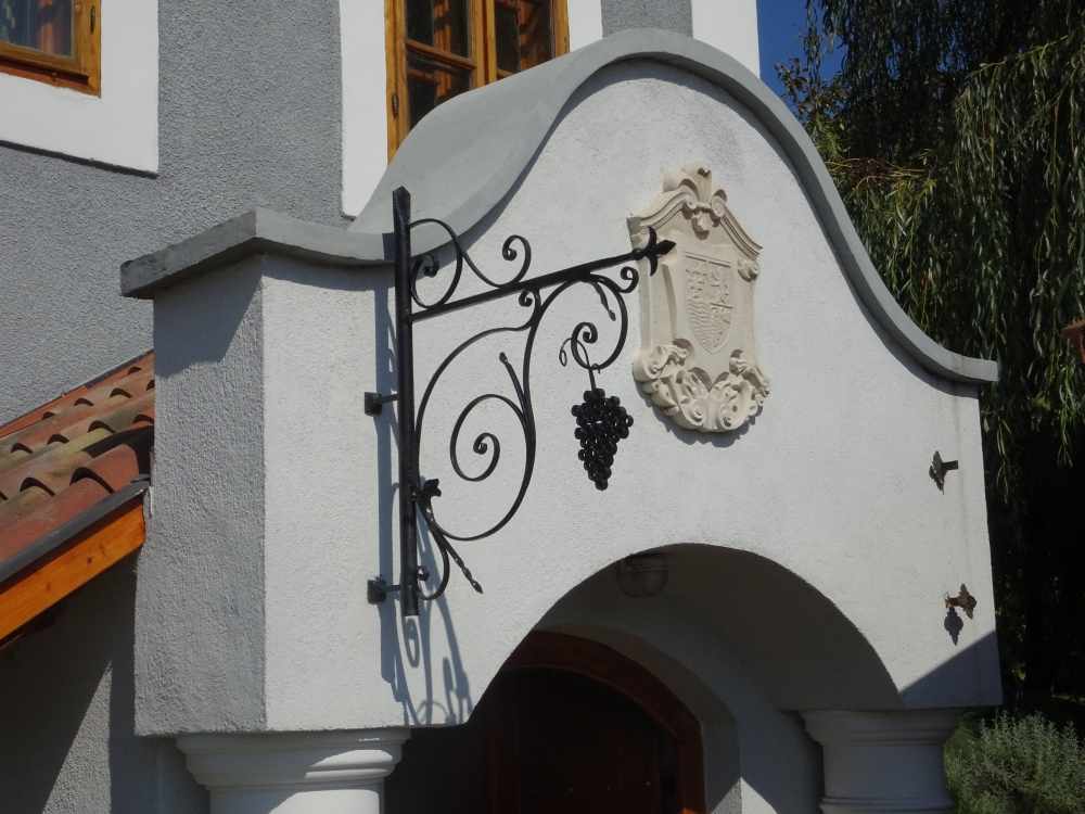 Oldalkert és pázsit